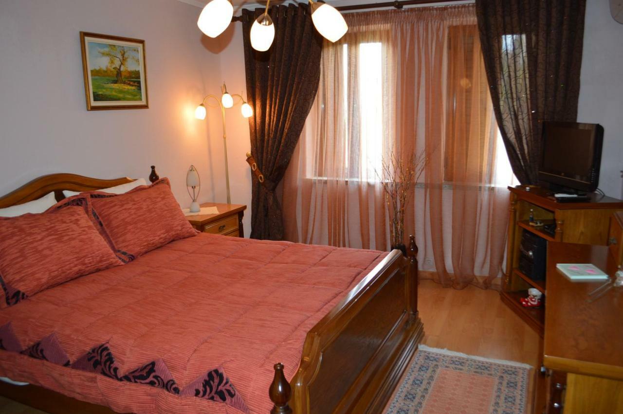 Vila Ss Kekezi Villa Gjirokastra Kültér fotó